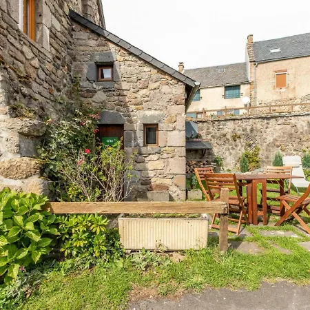 Chambon-sur-lac, 2 Pieces, 4 Personnes - Fr-1-630-229 *