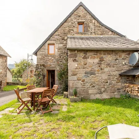 Chambon-sur-lac, 2 Pieces, 4 Personnes - Fr-1-630-229 Tatil Evi